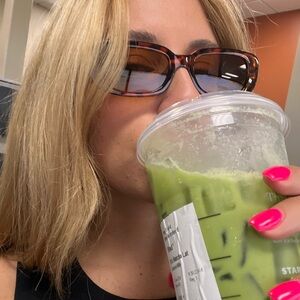 Meet your Posher, Ashley dodi